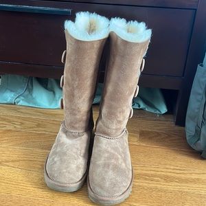 Women’s ugg chestnut tall Bailey button boots, size 8